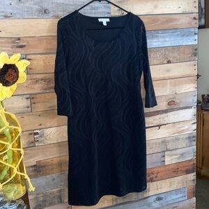 🌻 Ladies Lil Black Dress